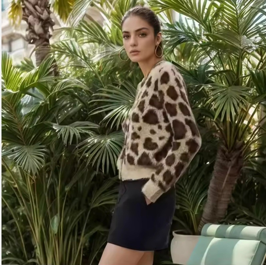 Polyester Knit Round Neck Leopard Button Long Sleeve Cardigan